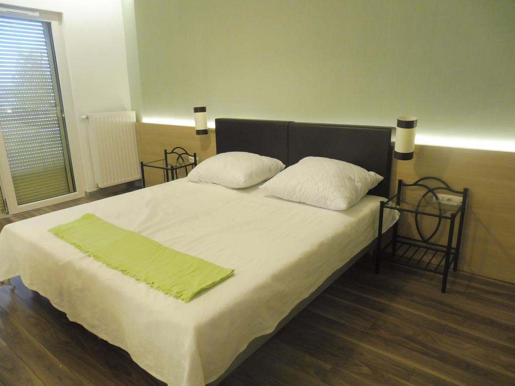 Апартаменты Azur Apartman Веленце Экстерьер фото
