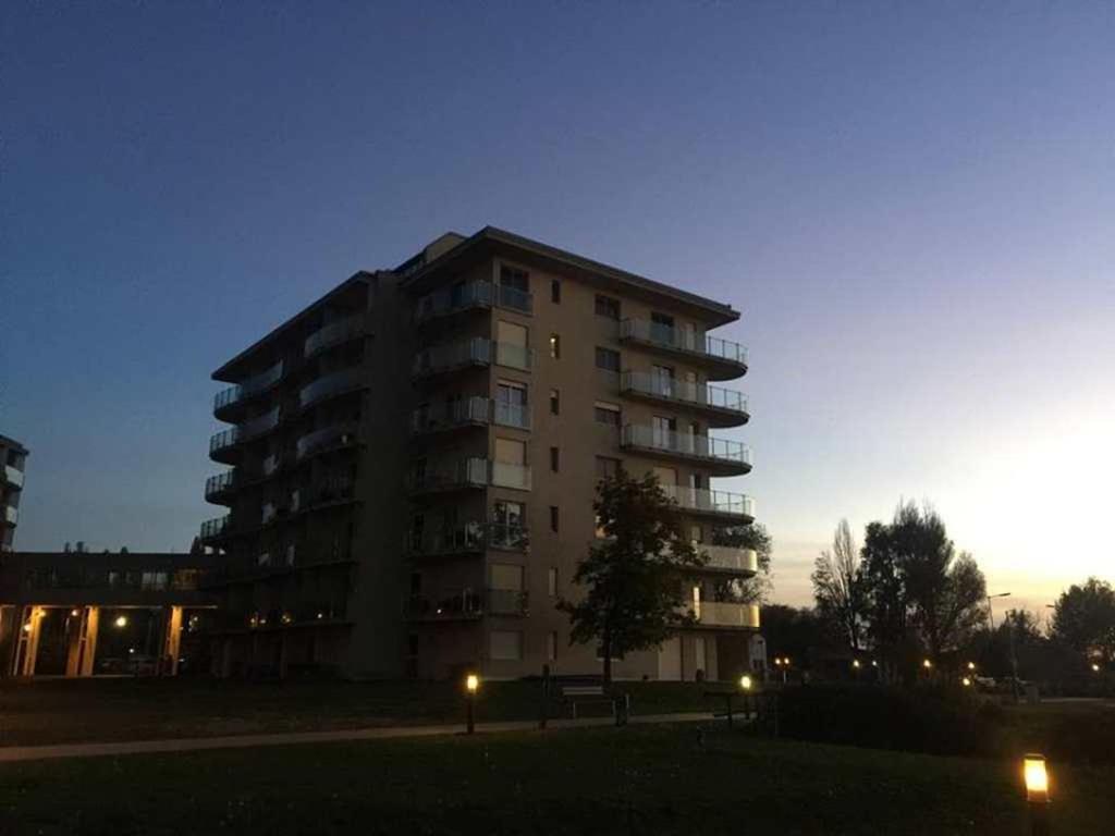 Апартаменты Azur Apartman Веленце Экстерьер фото