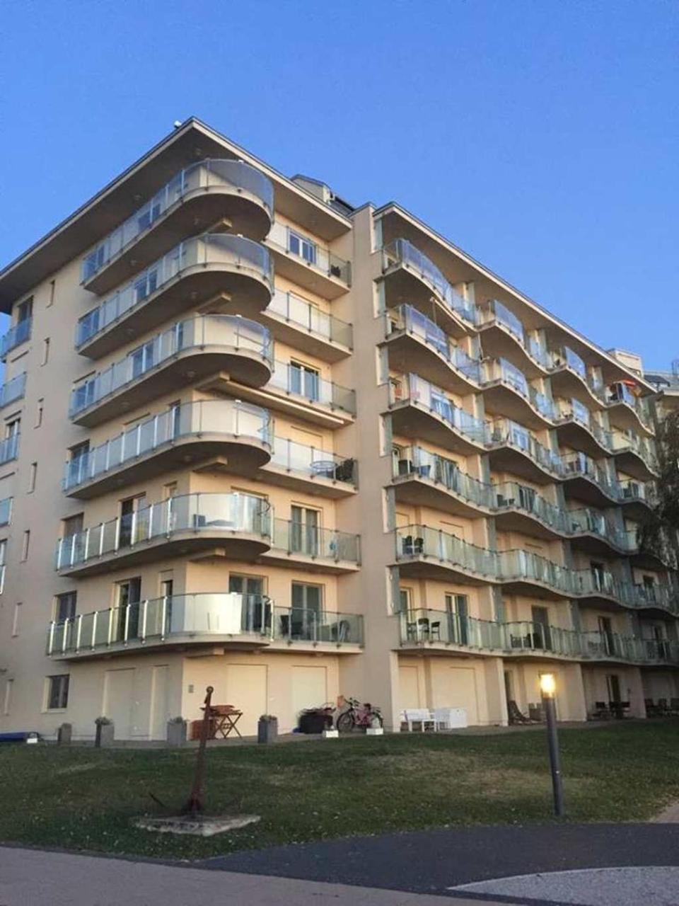 Апартаменты Azur Apartman Веленце Экстерьер фото